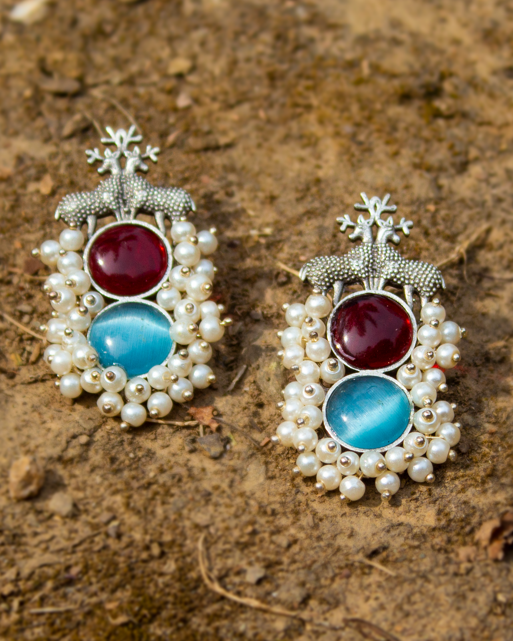 Do Hiran - Reindeer Earrings with Pearl Beads